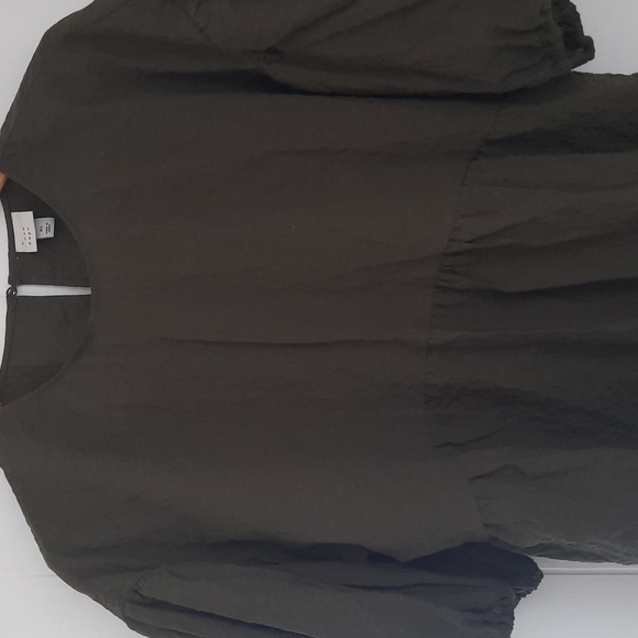 New Day olive green size XL top, 3/4 inch sleeves, button closure in back. - Picture 2 of 5
